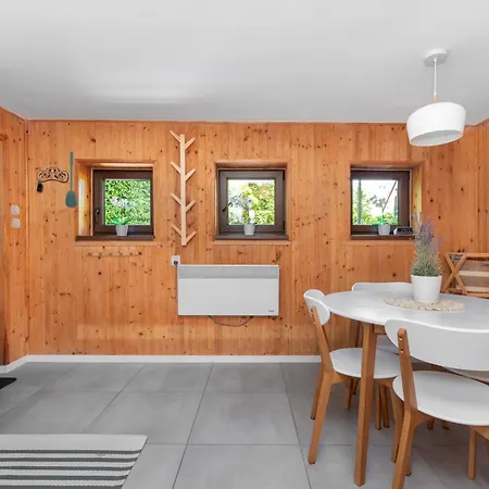 Letniskowy Patricia アパート Sulęczyno